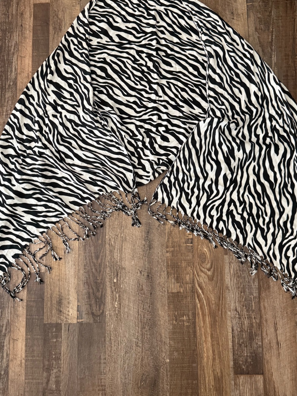 Pashmina white tiger / Zebra-Print Scarf Wrap - Black & White fringe silk